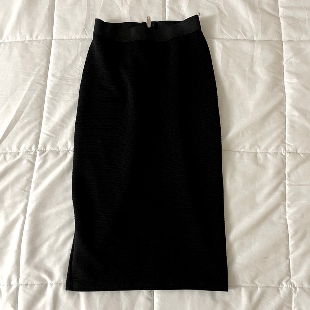Black bodycon pencil skirt